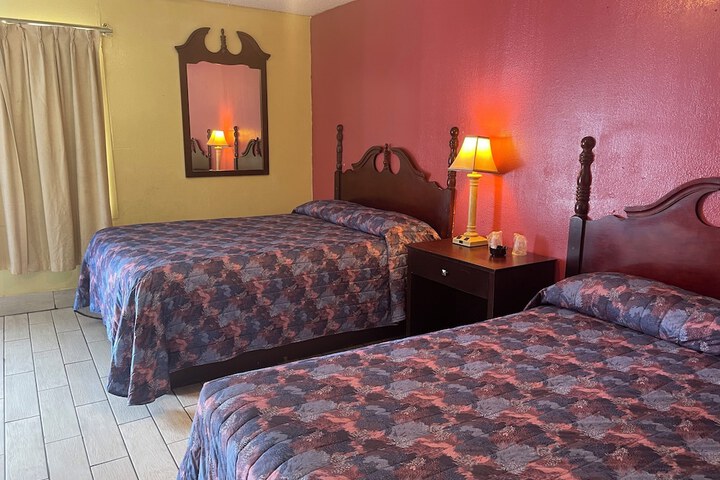 Room 4 of 13