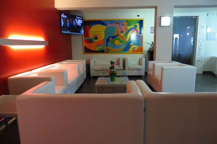 Hotel Interior 9 of 39