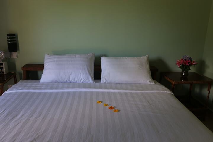Room 12 of 35