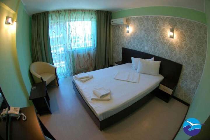 Room 3 of 49