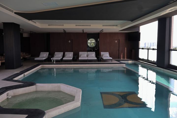 Pool 53 of 92