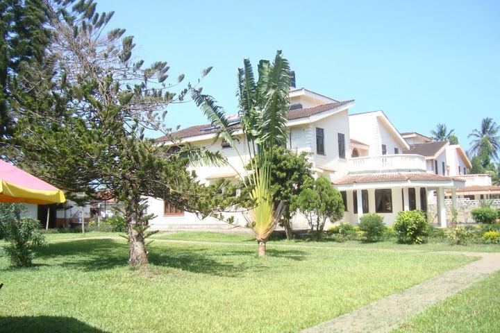 MWERU VILLAS