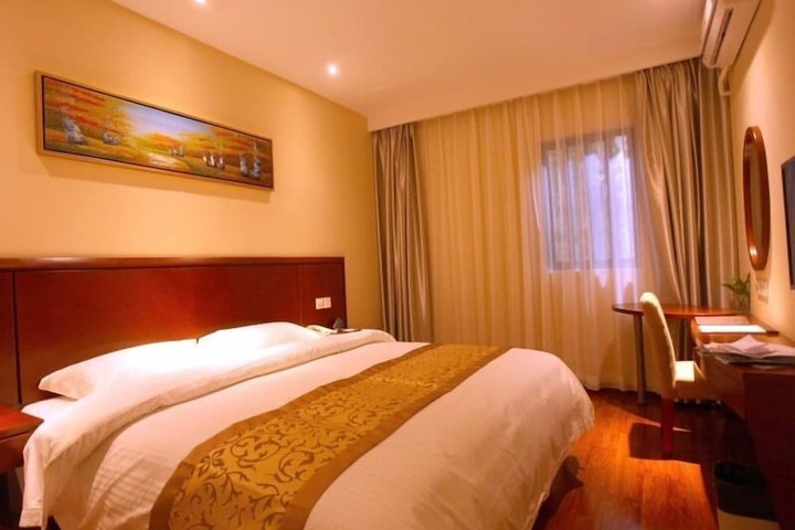 Room 3 of 29