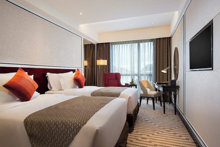 Room 30 of 106