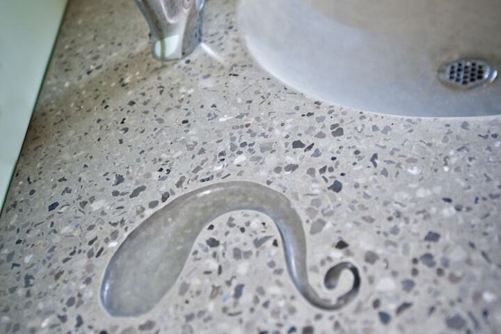 Bathroom sink
