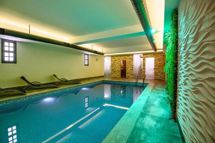 Pool 35 of 59