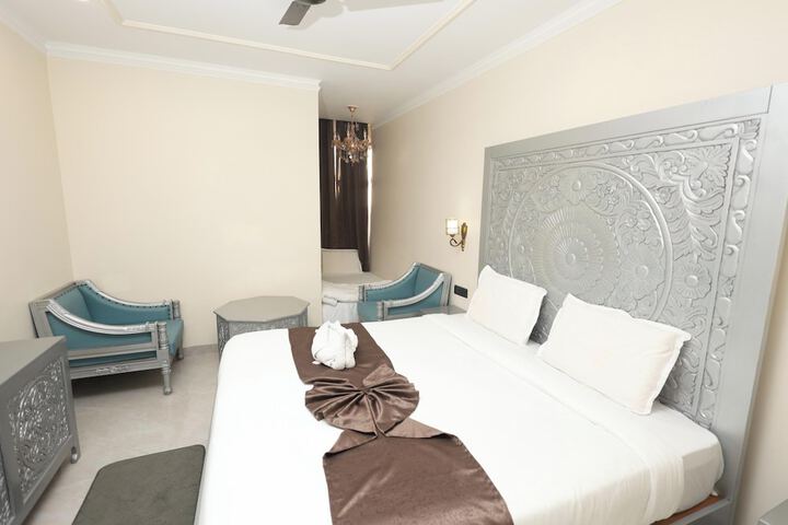 Room 92 of 136