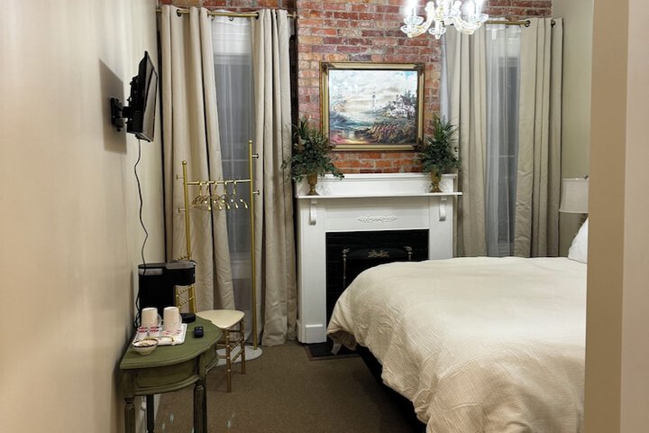 Room 17 of 47