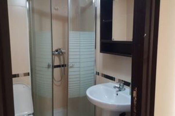 Room 4 of 11