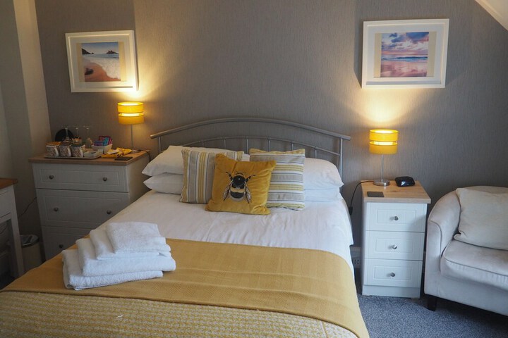 Room 9 of 30