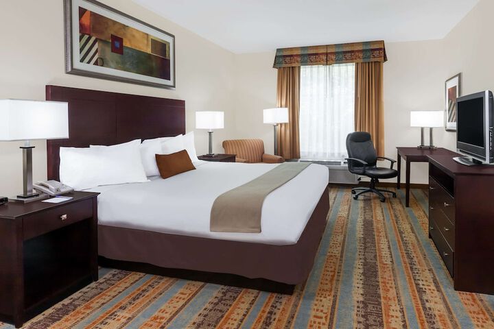 1 King Bed (11 of 11)