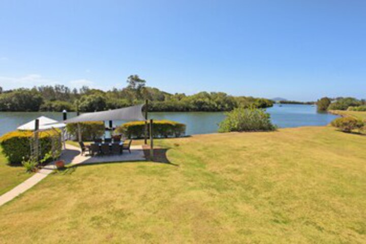 Property Grounds 23 of 30