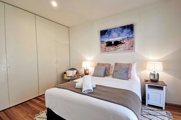 Room 6 of 19