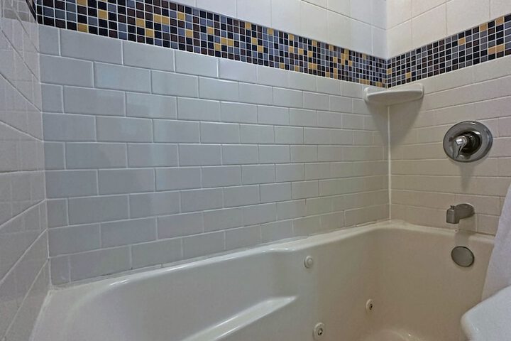 Room 180 of 258