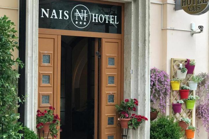 Hotel Nais