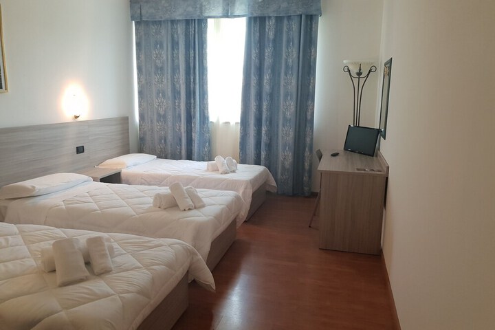 Room 21 of 40