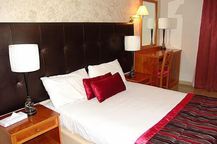 Room 6 of 20