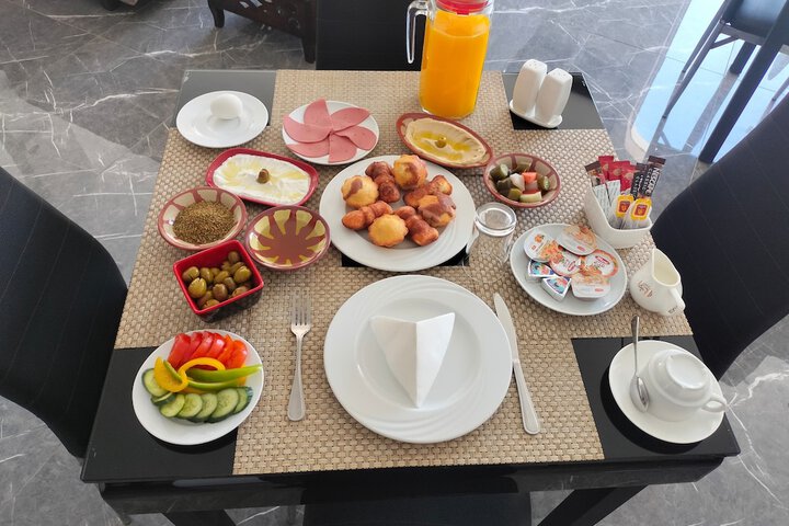 Breakfast/Coffee Service 22 of 27
