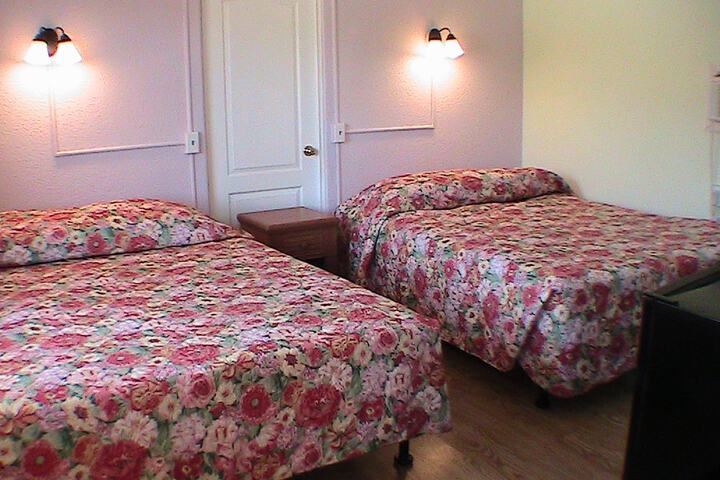 Room 11 of 32