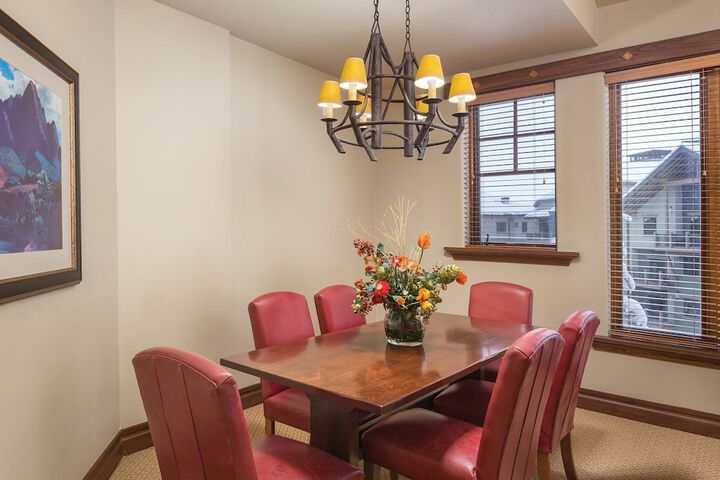 Dining Photos