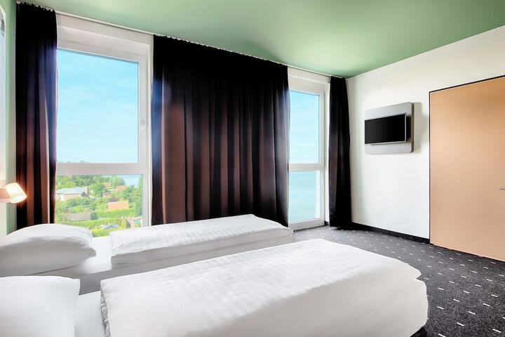 Room 15 of 27