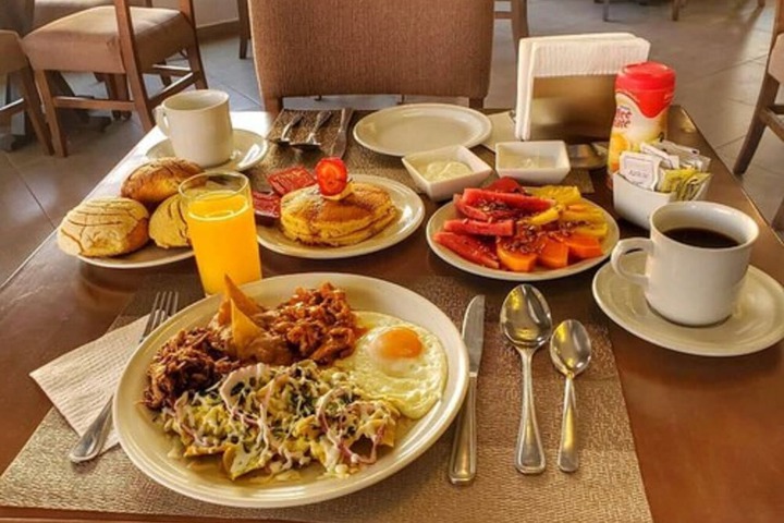 Breakfast/Coffee Service 20 of 28