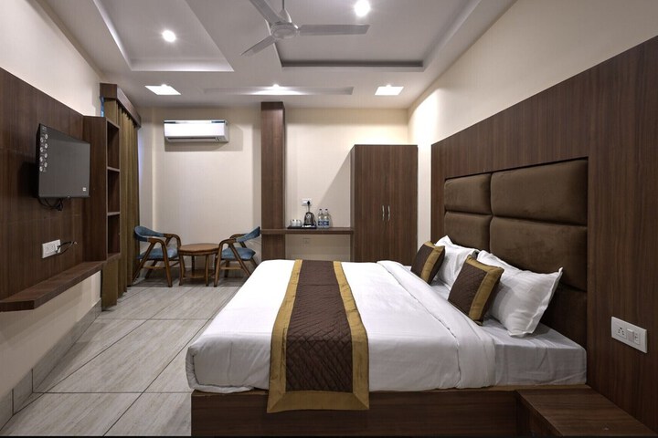 Room 5 of 29