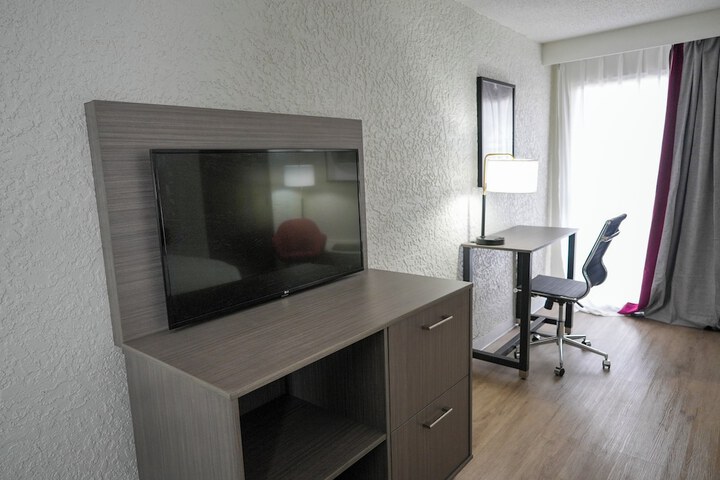 Room 9 of 43