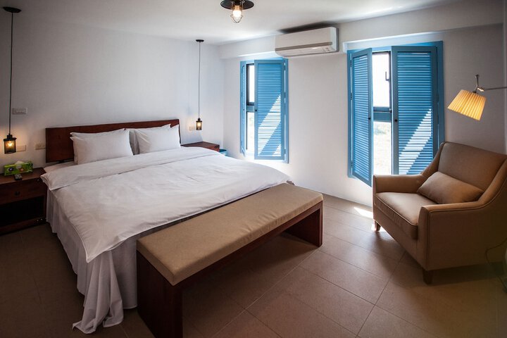 Room 9 of 38