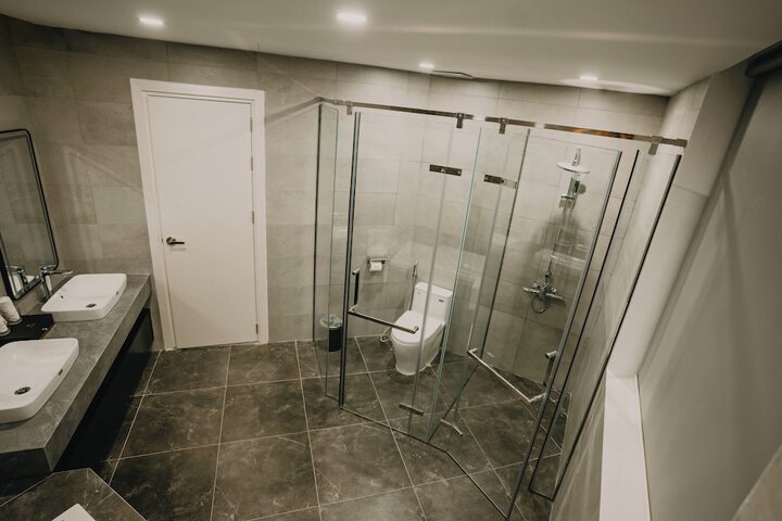Room 15 of 22