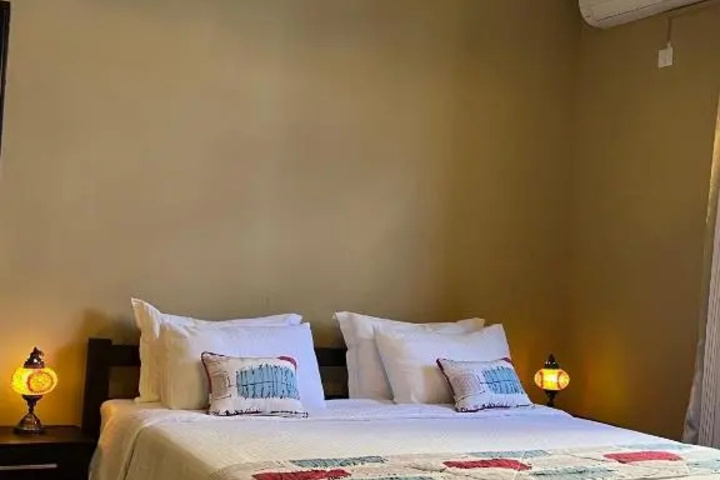 Room 3 of 7