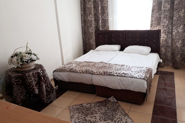 Room 12 of 30