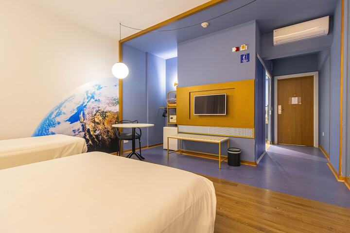 Room 14 of 41