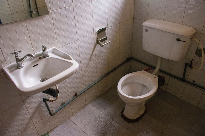Room 34 of 53
