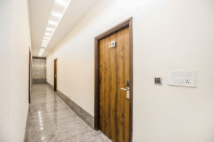 Ballroom/Hall 118 of 128