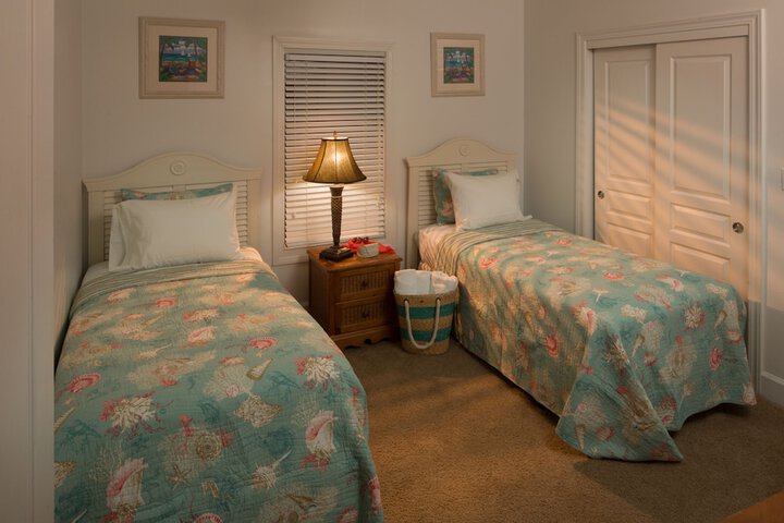 Room 2 of 38