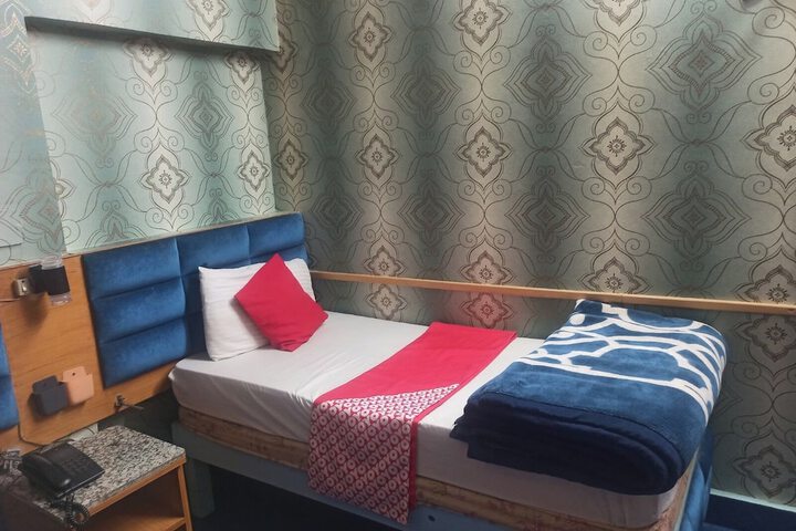 Room 2 of 9