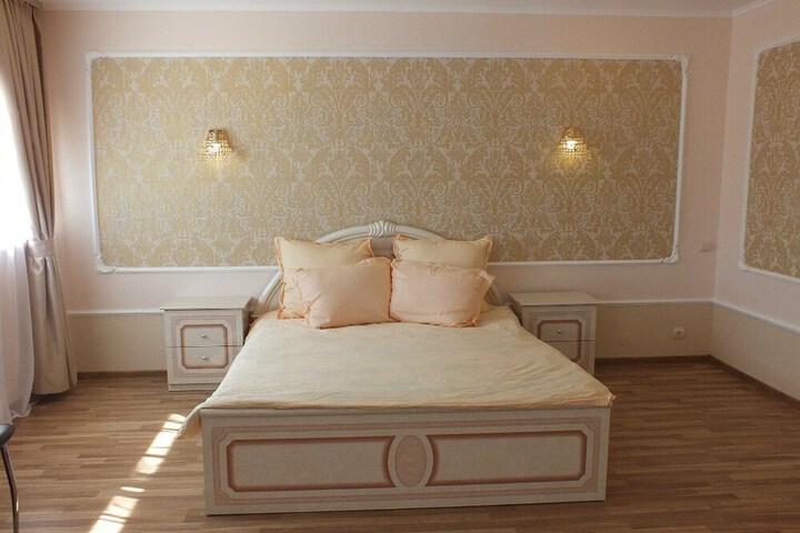 Room 12 of 37