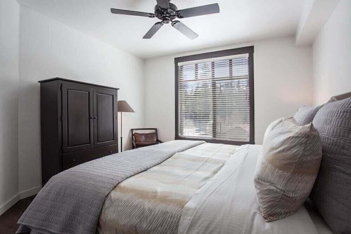 Room 3 of 28