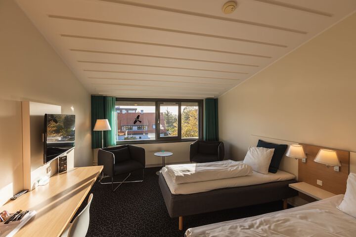 Room 6 of 35