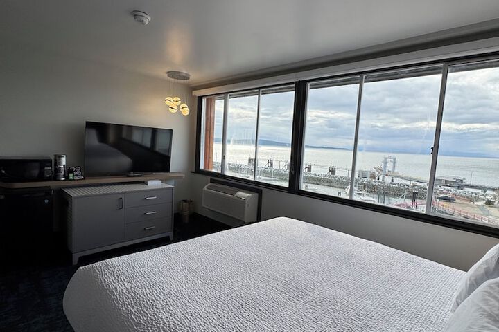 Room 15 of 34