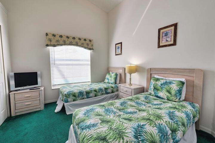 Room 4 of 22