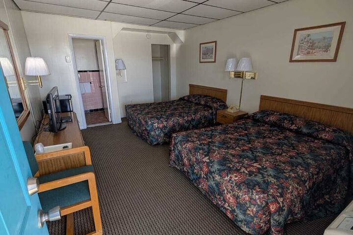 Room 12 of 20