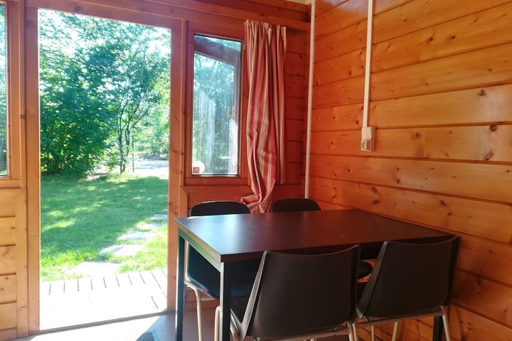 Room 4 of 16