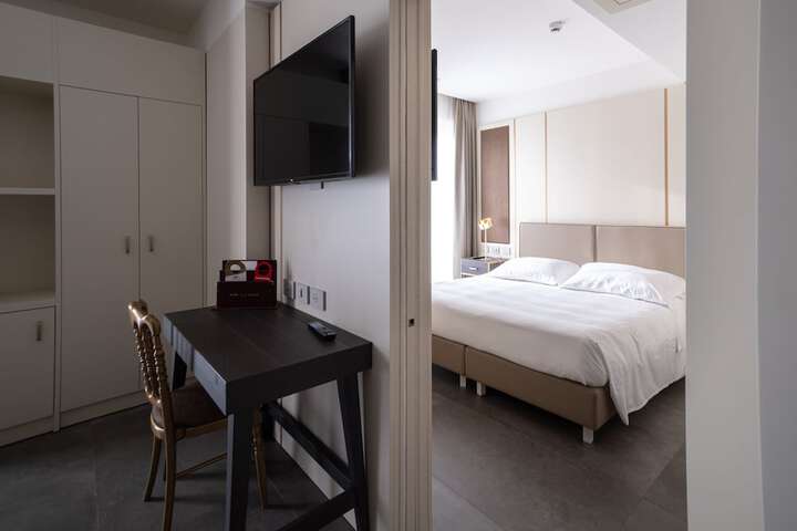Room 14 of 75