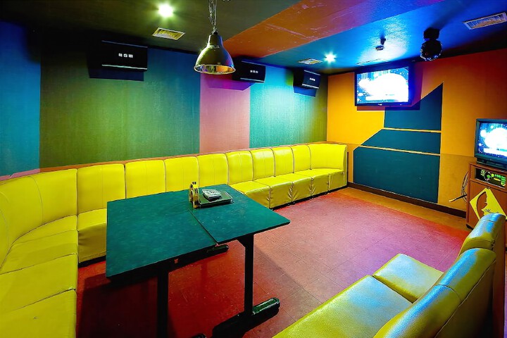 Room 3 of 16