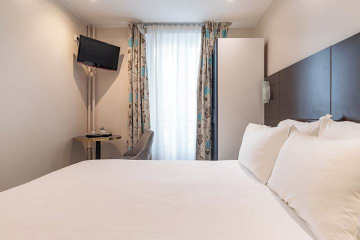 Room 7 of 32