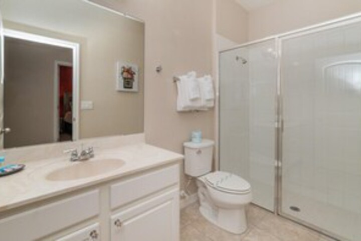 Room 7 of 28
