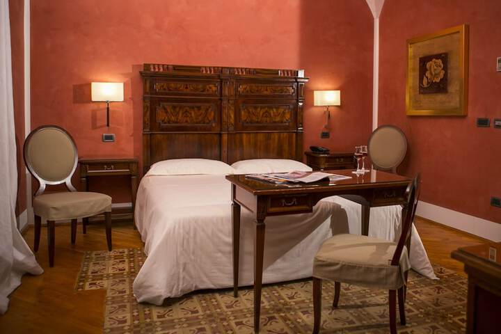 Room 13 of 52