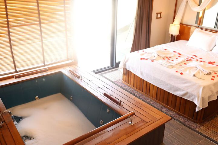 Room 8 of 22